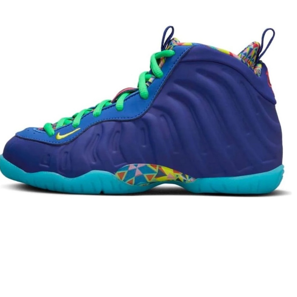 Nike Kids Sneakers in Blue and Green